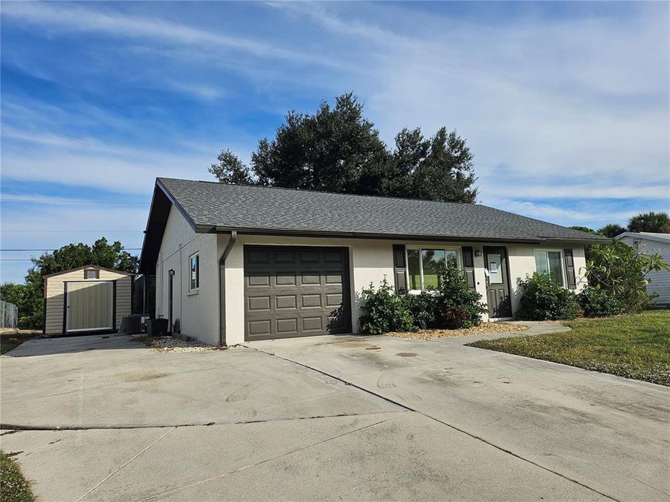 Active With Contract: $159,900 (2 beds, 2 baths, 1198 Square Feet)