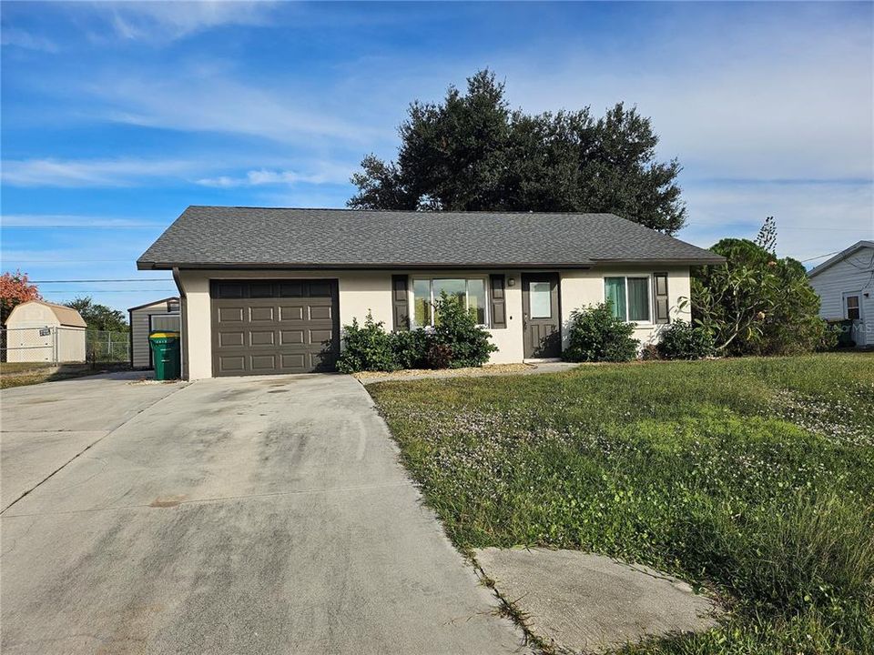 Active With Contract: $159,900 (2 beds, 2 baths, 1198 Square Feet)