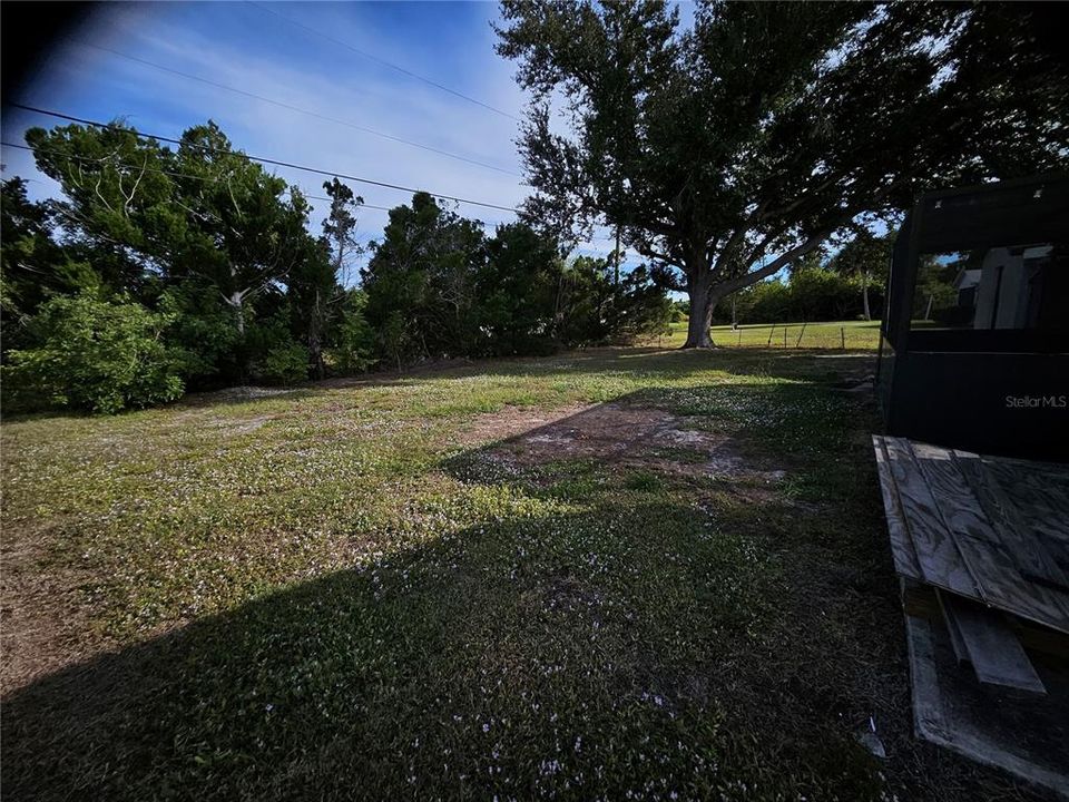 Active With Contract: $159,900 (2 beds, 2 baths, 1198 Square Feet)