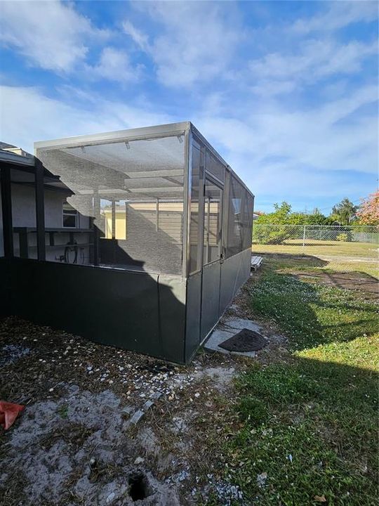 Active With Contract: $159,900 (2 beds, 2 baths, 1198 Square Feet)