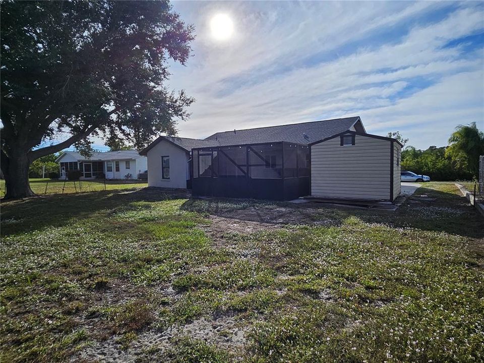 Active With Contract: $159,900 (2 beds, 2 baths, 1198 Square Feet)