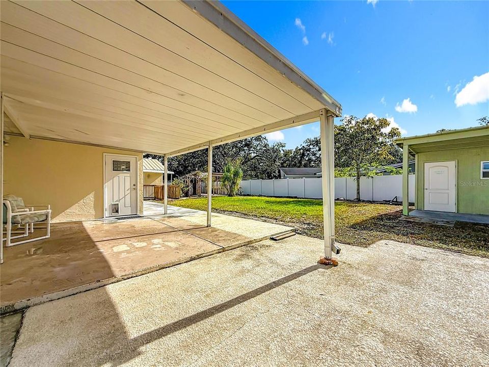 For Sale: $600,000 (6 beds, 3 baths, 2722 Square Feet)