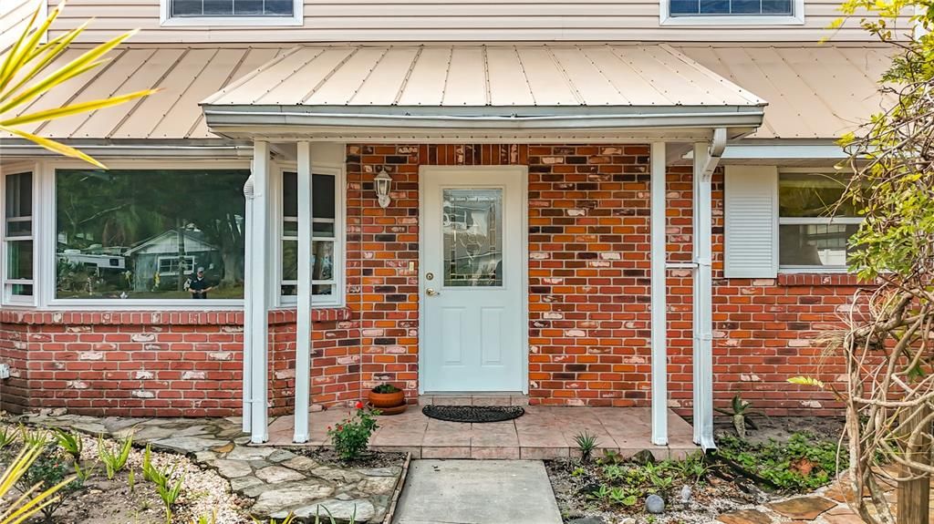 For Sale: $600,000 (6 beds, 3 baths, 2722 Square Feet)