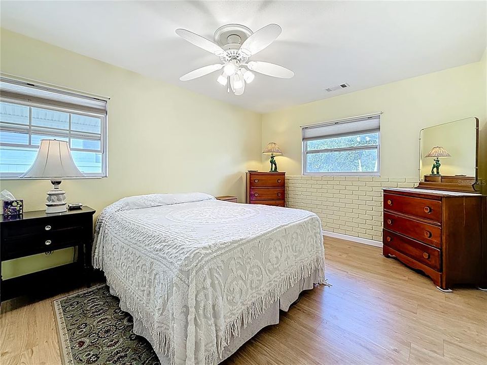 For Sale: $600,000 (6 beds, 3 baths, 2722 Square Feet)