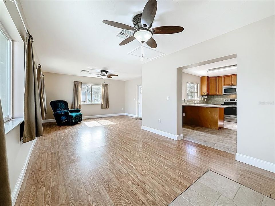 For Sale: $600,000 (6 beds, 3 baths, 2722 Square Feet)