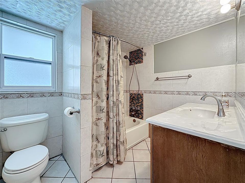 For Sale: $600,000 (6 beds, 3 baths, 2722 Square Feet)