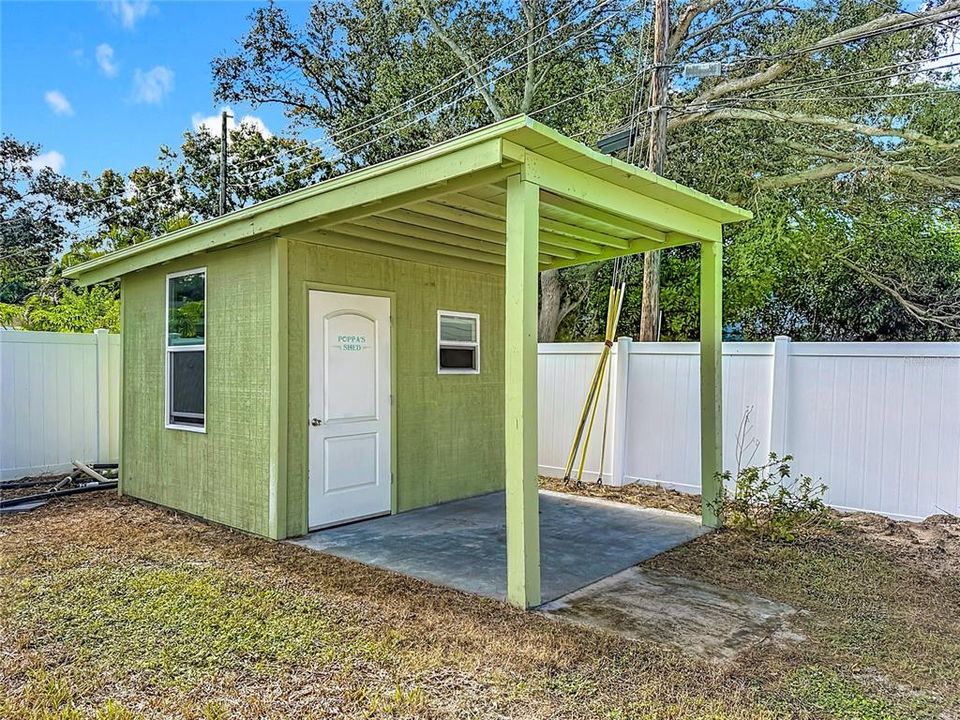 For Sale: $600,000 (6 beds, 3 baths, 2722 Square Feet)