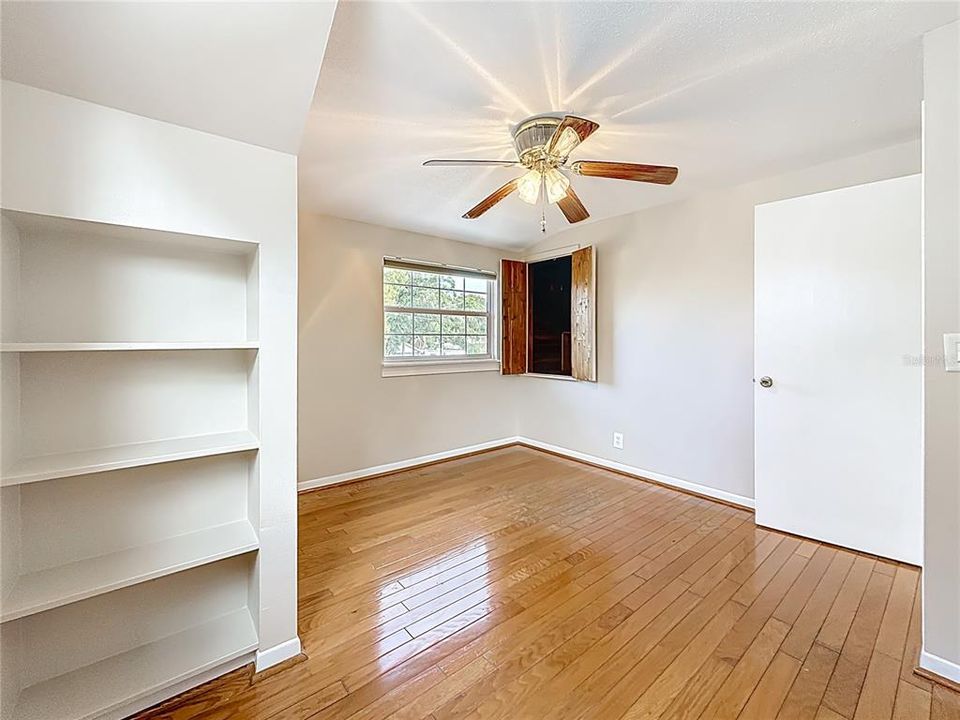 For Sale: $600,000 (6 beds, 3 baths, 2722 Square Feet)