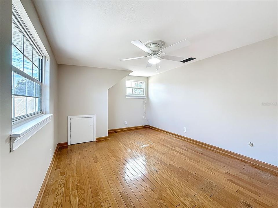 For Sale: $600,000 (6 beds, 3 baths, 2722 Square Feet)