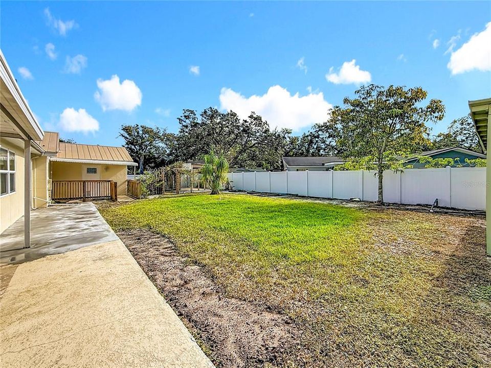 For Sale: $600,000 (6 beds, 3 baths, 2722 Square Feet)