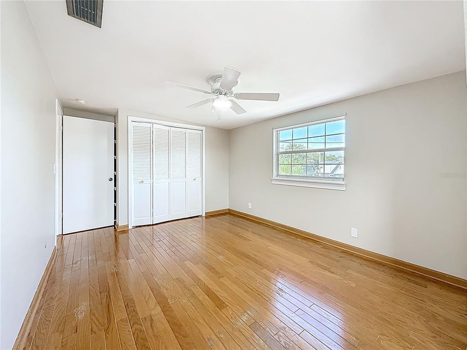 For Sale: $600,000 (6 beds, 3 baths, 2722 Square Feet)