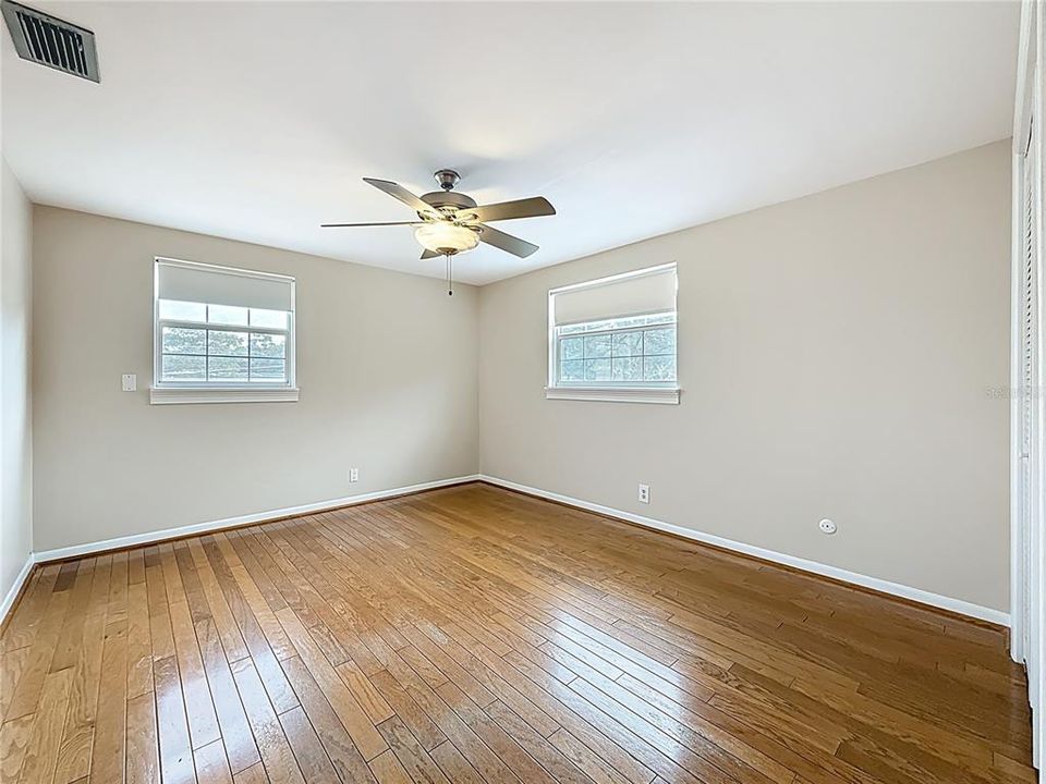 For Sale: $600,000 (6 beds, 3 baths, 2722 Square Feet)