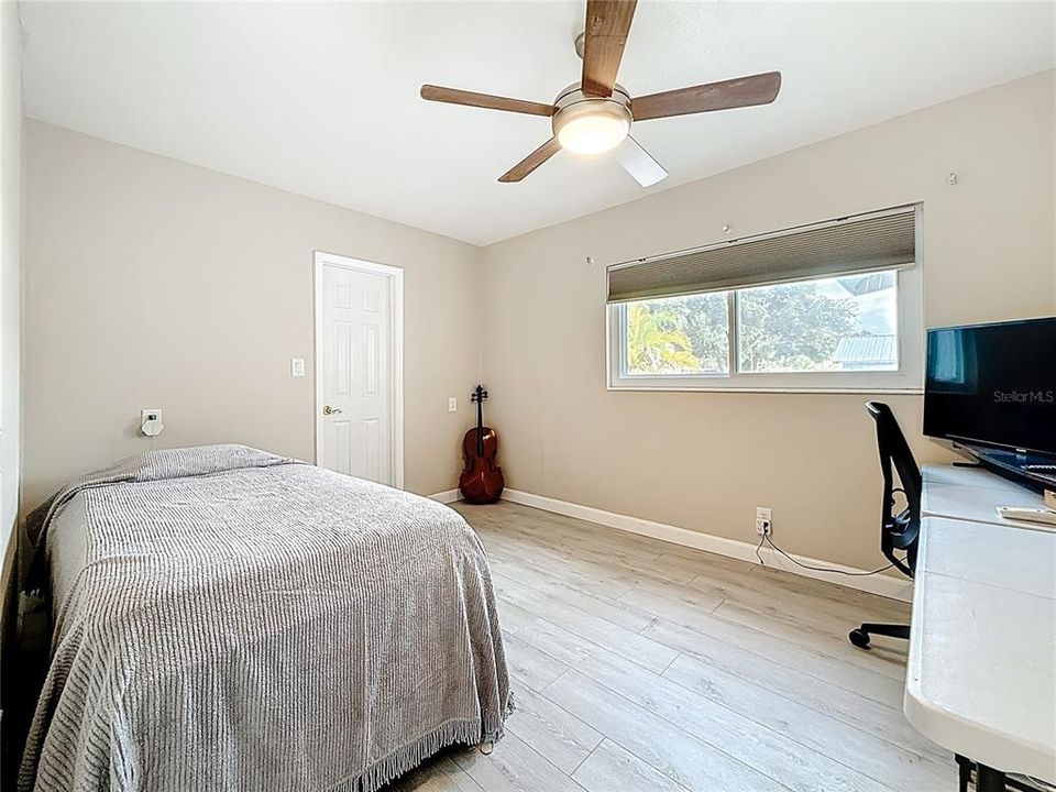 For Sale: $600,000 (6 beds, 3 baths, 2722 Square Feet)