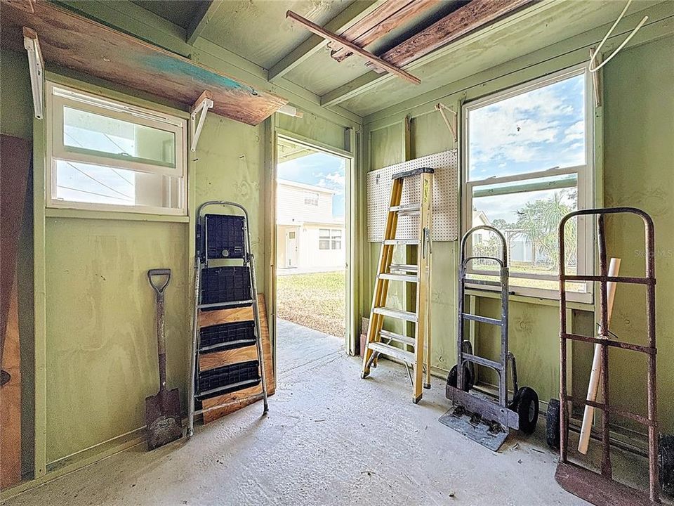 For Sale: $600,000 (6 beds, 3 baths, 2722 Square Feet)