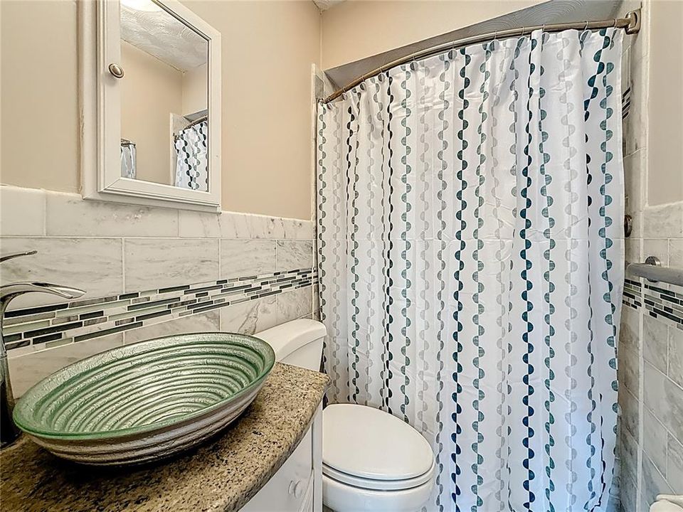 For Sale: $600,000 (6 beds, 3 baths, 2722 Square Feet)