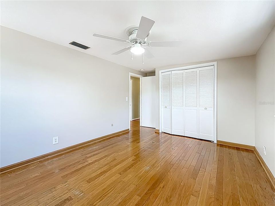 For Sale: $600,000 (6 beds, 3 baths, 2722 Square Feet)