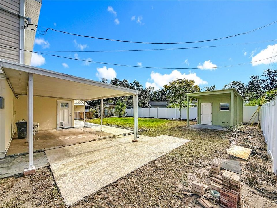 For Sale: $600,000 (6 beds, 3 baths, 2722 Square Feet)