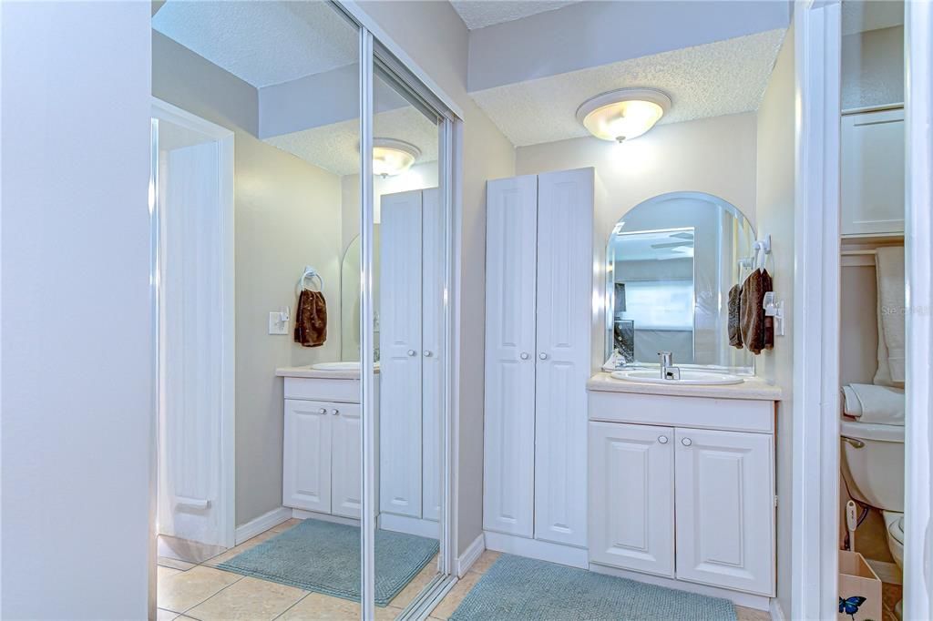 В аренду: $2,600 (2 спален, 2 ванн, 865 Квадратных фут)