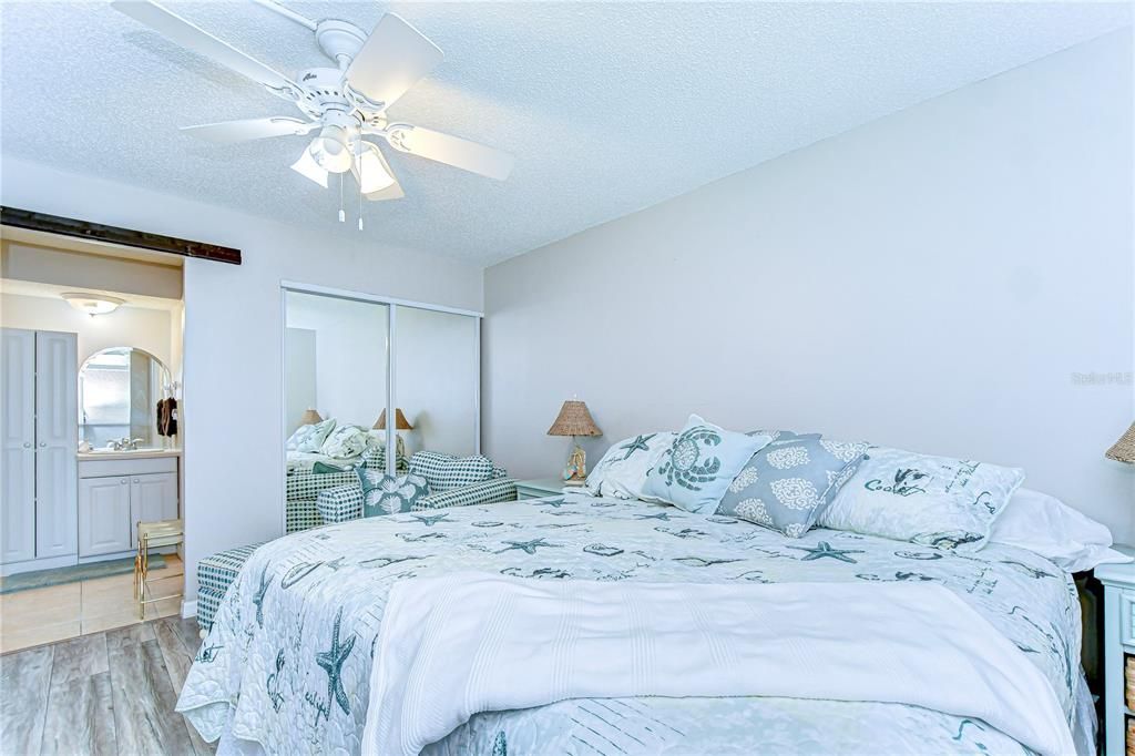 В аренду: $2,600 (2 спален, 2 ванн, 865 Квадратных фут)