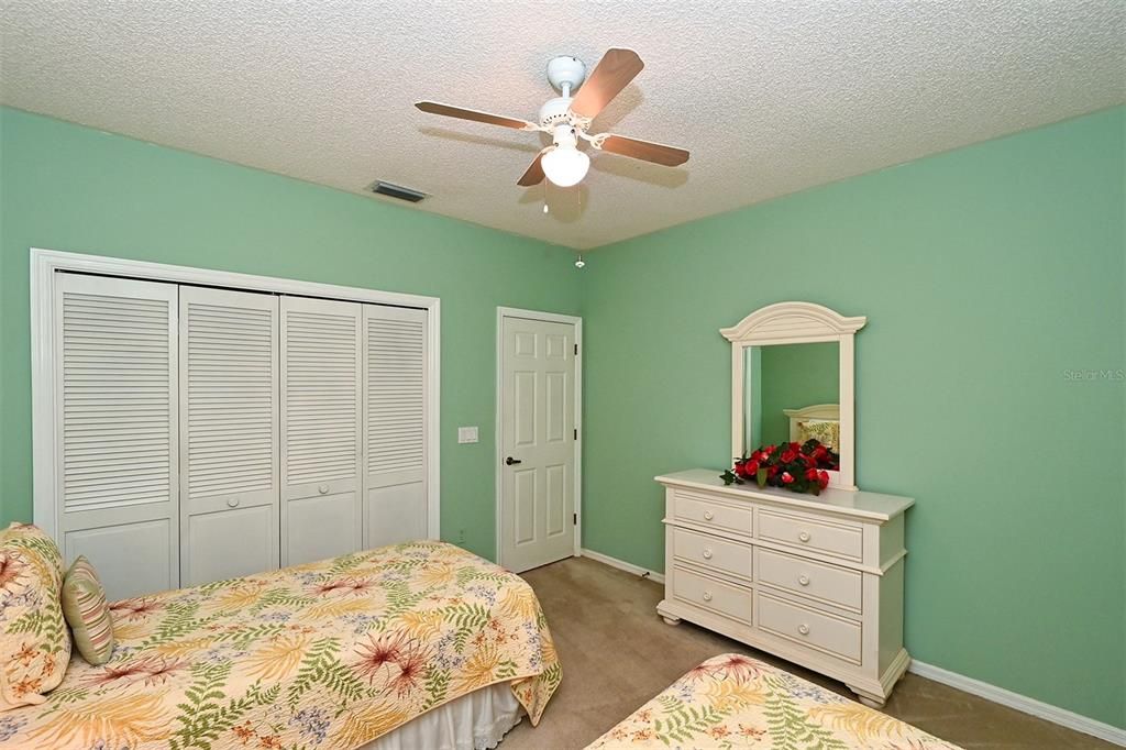 出租: $3,000 (3 贝兹, 2 浴室, 1905 平方英尺)