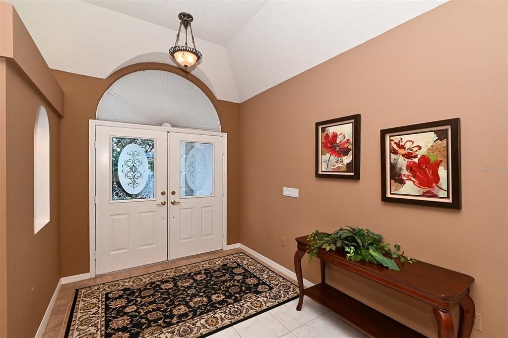 出租: $3,000 (3 贝兹, 2 浴室, 1905 平方英尺)