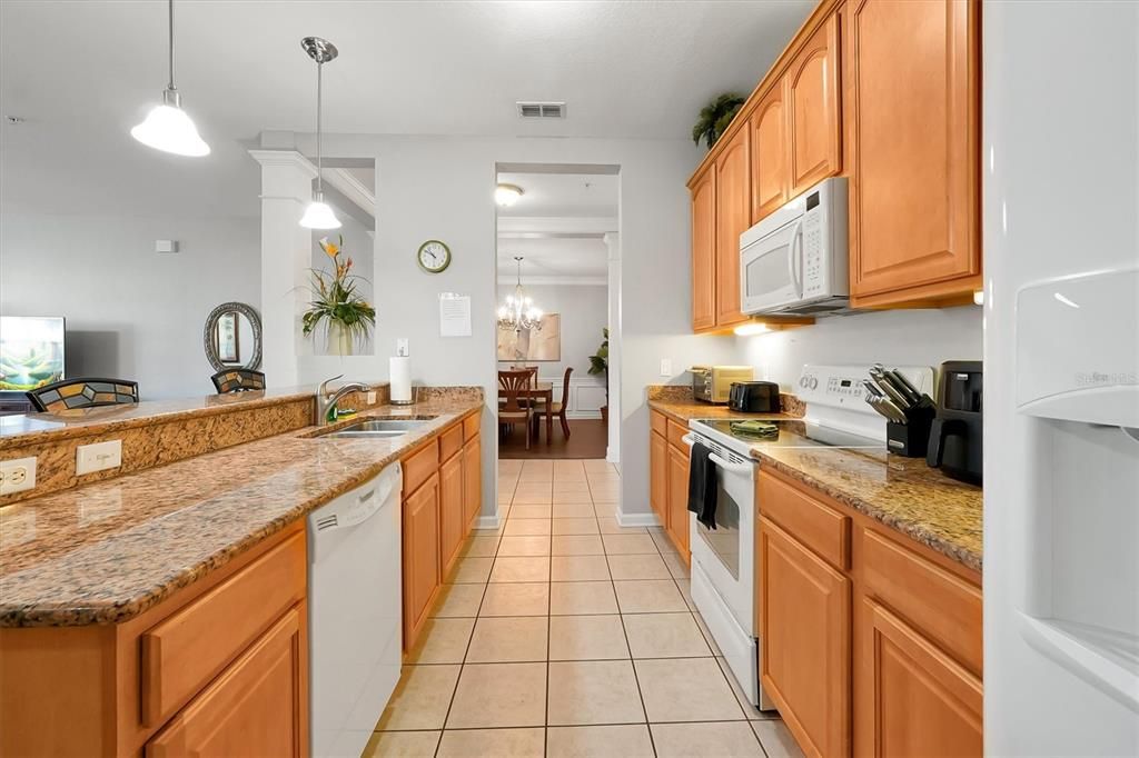 En Venta: $625,000 (3 camas, 2 baños, 2001 Pies cuadrados)