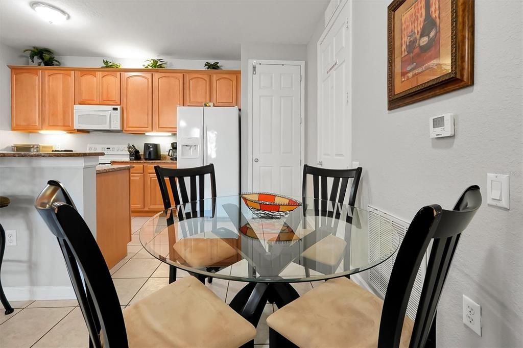 En Venta: $625,000 (3 camas, 2 baños, 2001 Pies cuadrados)