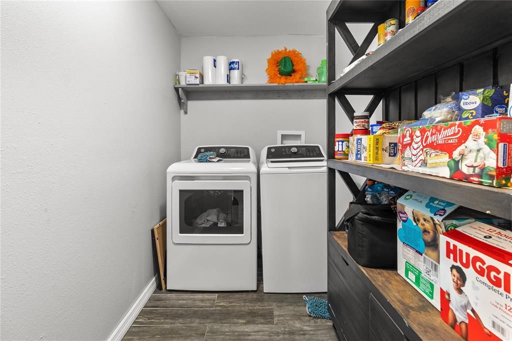 For Sale: $260,000 (4 beds, 2 baths, 1680 Square Feet)