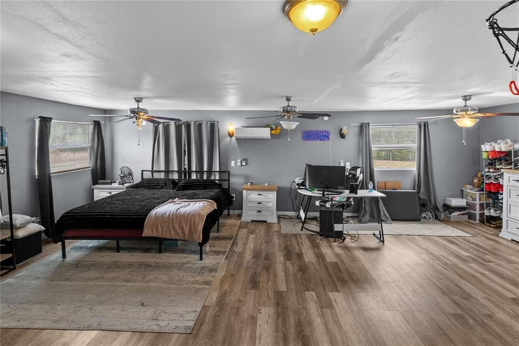 For Sale: $260,000 (4 beds, 2 baths, 1680 Square Feet)