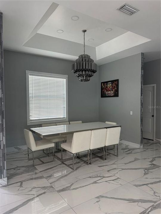 На продажу: $825,000 (5 спален, 3 ванн, 3492 Квадратных фут)