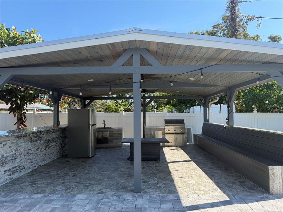 На продажу: $825,000 (5 спален, 3 ванн, 3492 Квадратных фут)