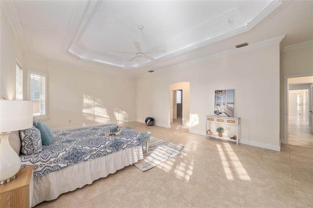 На продажу: $1,899,000 (4 спален, 2 ванн, 3865 Квадратных фут)