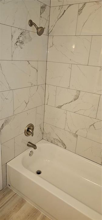 出租: $1,225 (1 贝兹, 1 浴室, 490 平方英尺)