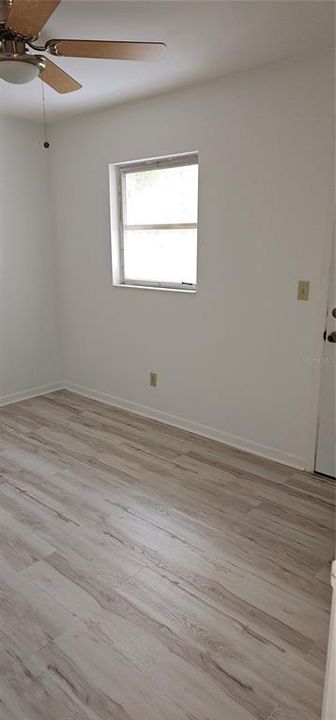 出租: $1,225 (1 贝兹, 1 浴室, 490 平方英尺)