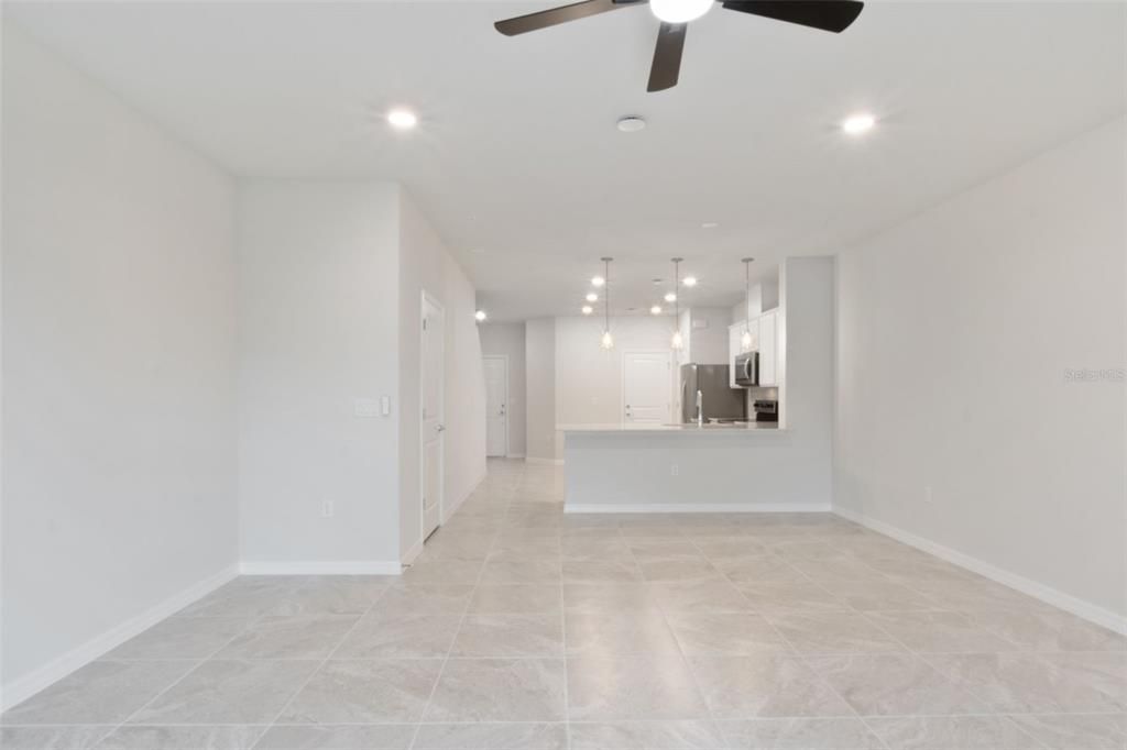 For Rent: $2,300 (3 beds, 2 baths, 1682 Square Feet)