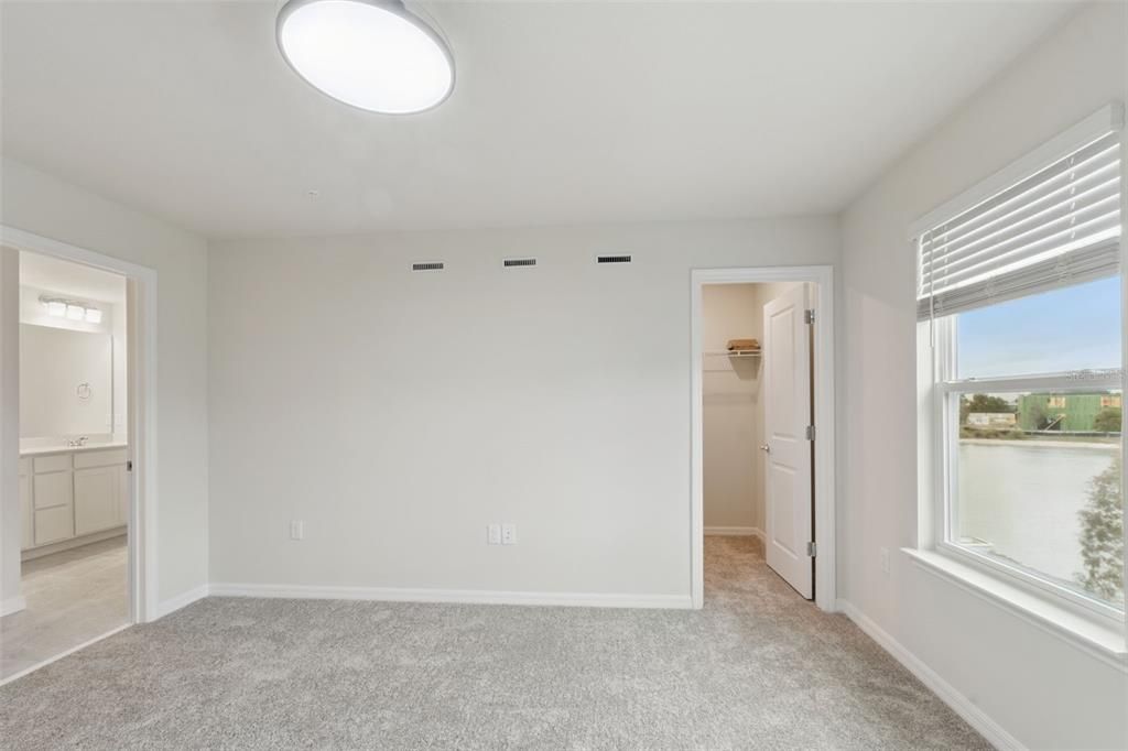 For Rent: $2,300 (3 beds, 2 baths, 1682 Square Feet)