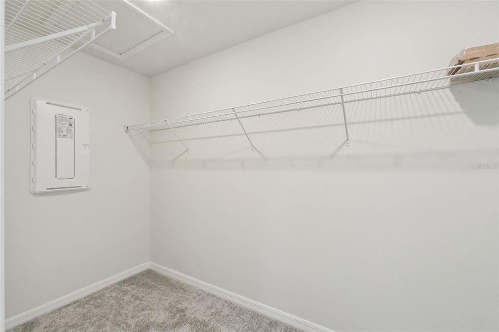 For Rent: $2,300 (3 beds, 2 baths, 1682 Square Feet)