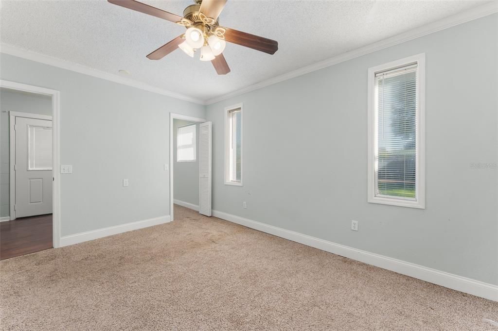 待售: $285,000 (3 贝兹, 1 浴室, 1200 平方英尺)