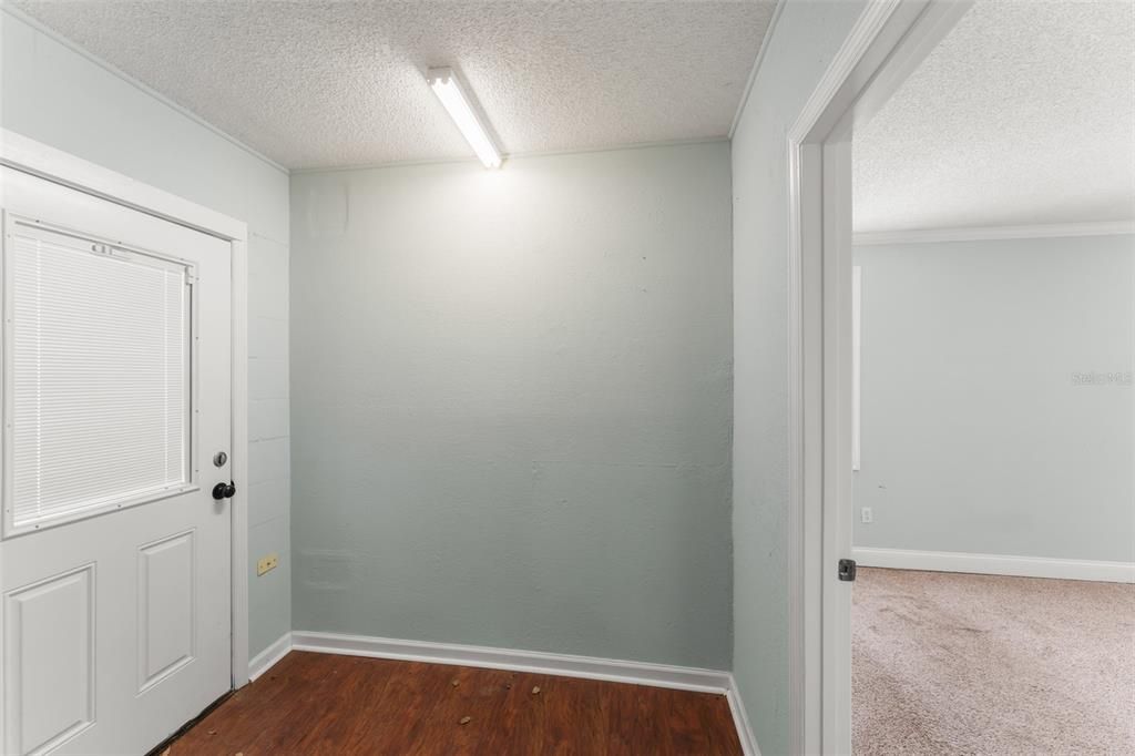 待售: $285,000 (3 贝兹, 1 浴室, 1200 平方英尺)