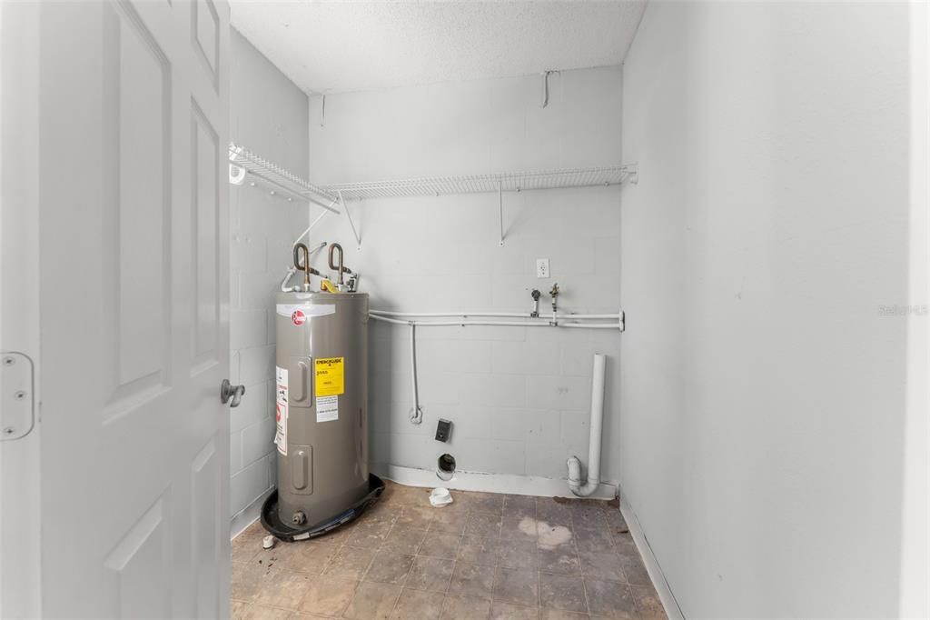 待售: $285,000 (3 贝兹, 1 浴室, 1200 平方英尺)