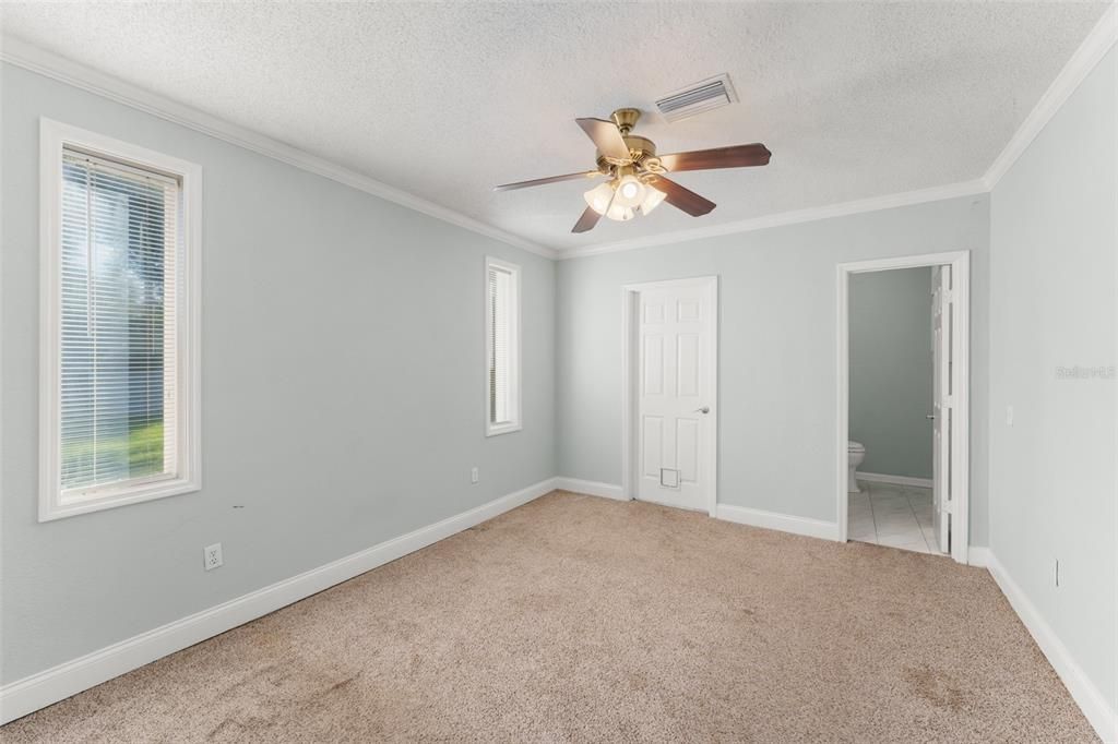 待售: $285,000 (3 贝兹, 1 浴室, 1200 平方英尺)