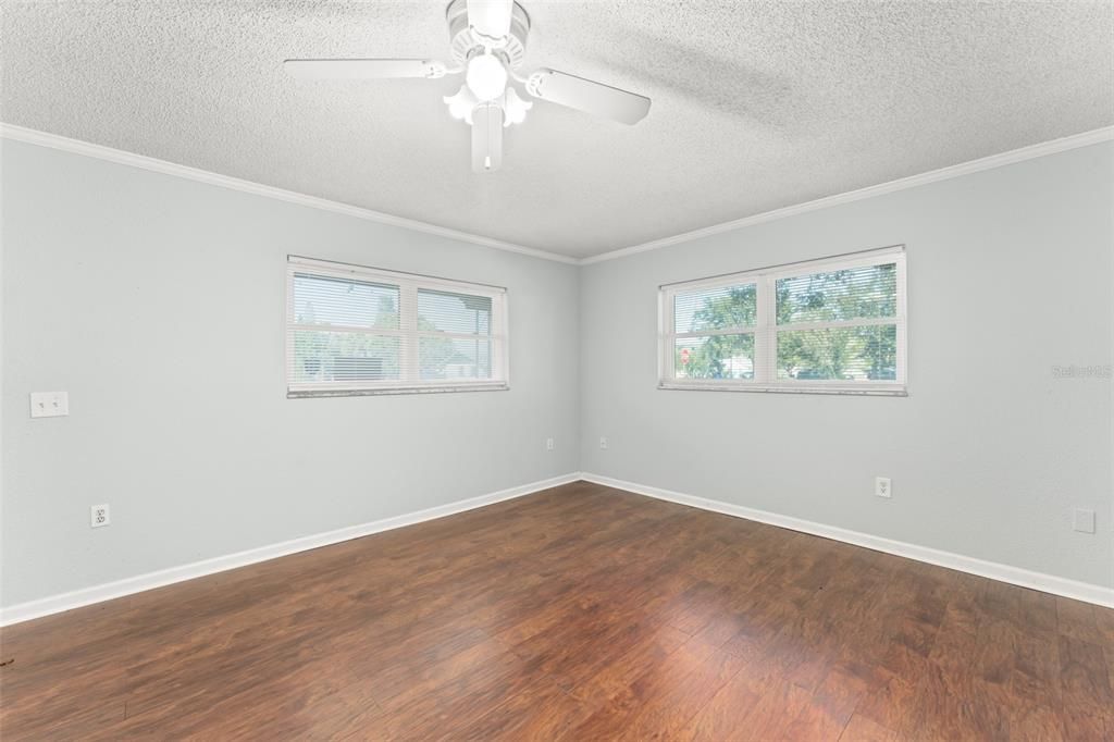 待售: $285,000 (3 贝兹, 1 浴室, 1200 平方英尺)