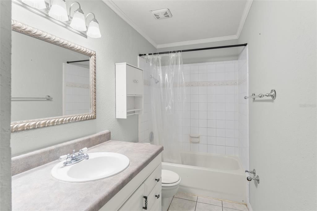 待售: $285,000 (3 贝兹, 1 浴室, 1200 平方英尺)