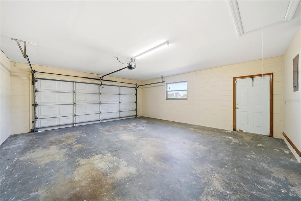 For Sale: $470,000 (3 beds, 2 baths, 1918 Square Feet)