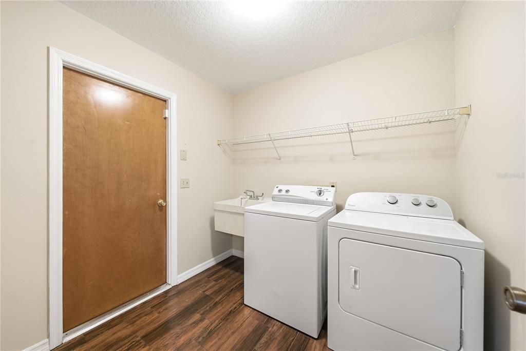 For Sale: $470,000 (3 beds, 2 baths, 1918 Square Feet)