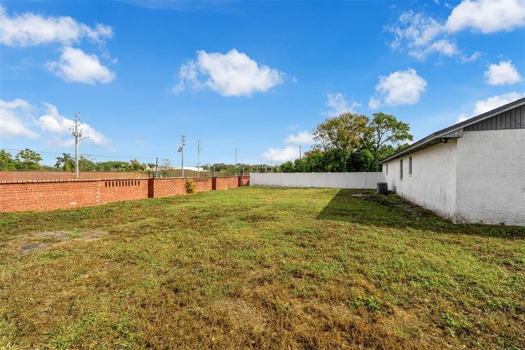 For Sale: $359,900 (4 beds, 2 baths, 2076 Square Feet)