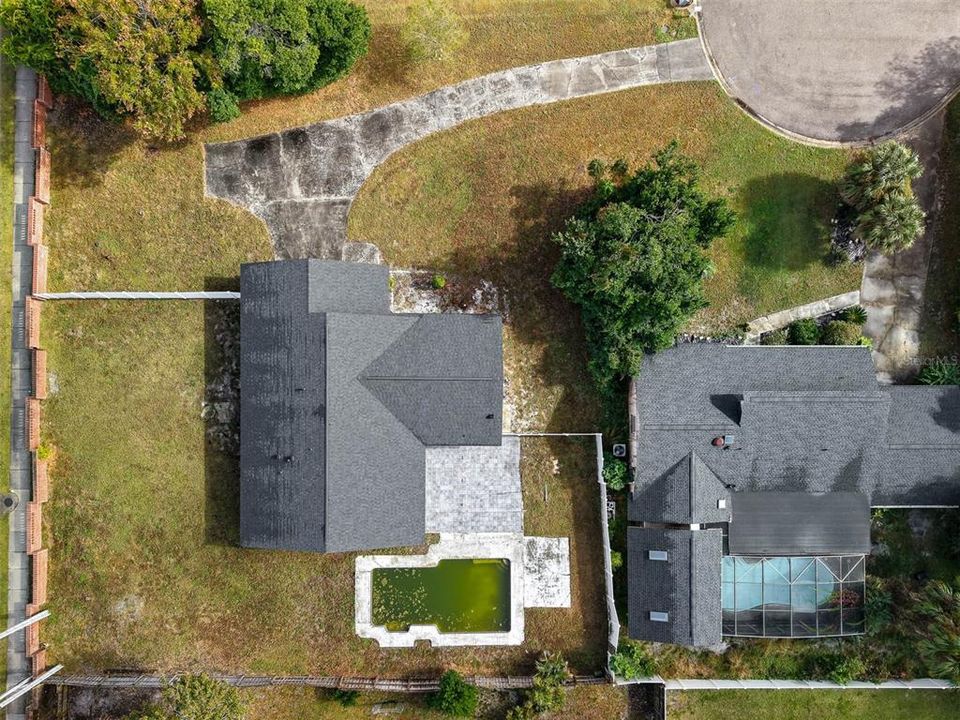 For Sale: $359,900 (4 beds, 2 baths, 2076 Square Feet)