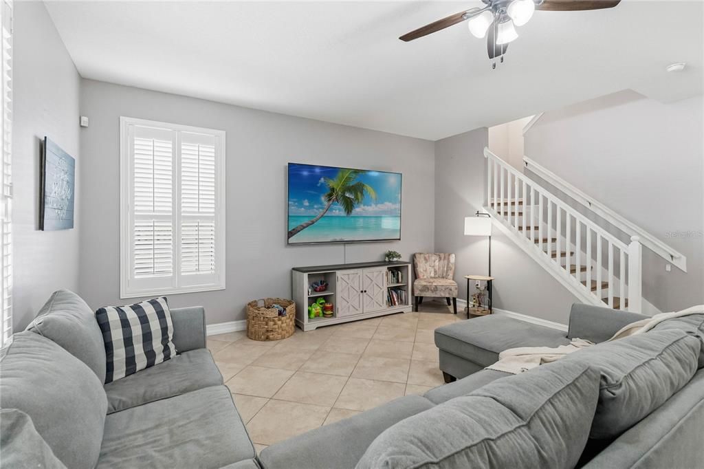 待售: $425,000 (4 贝兹, 2 浴室, 2552 平方英尺)