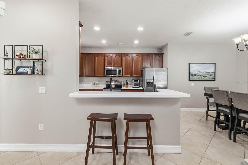 待售: $425,000 (4 贝兹, 2 浴室, 2552 平方英尺)