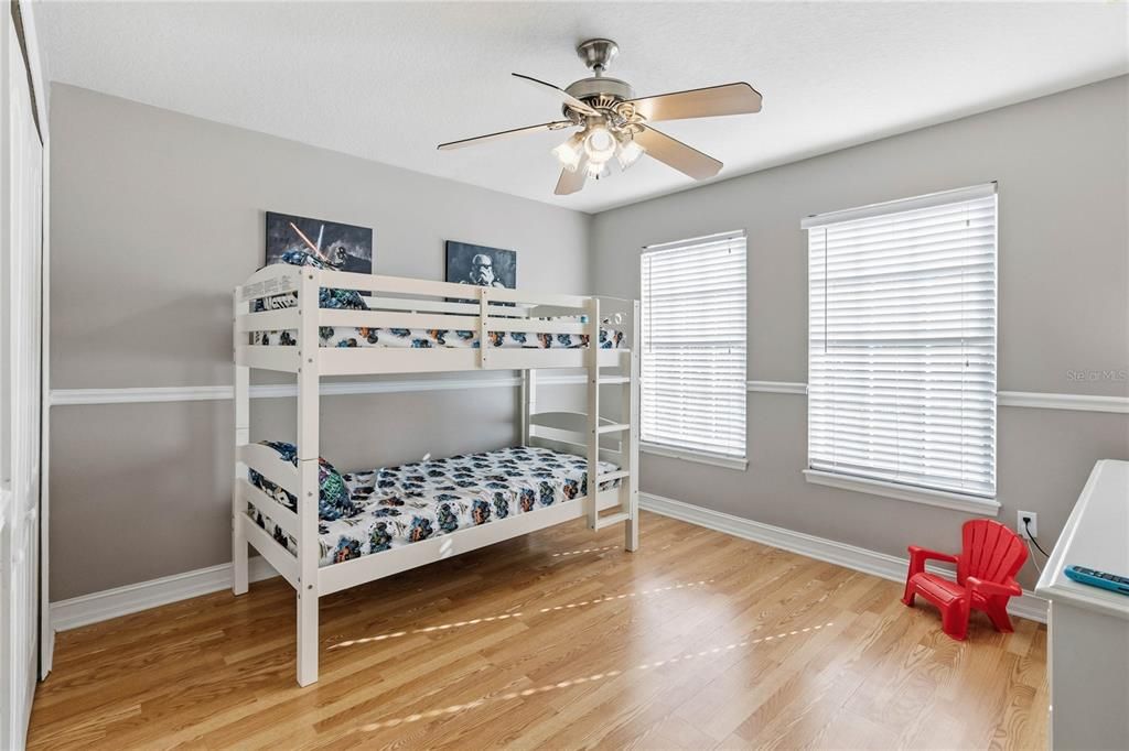 待售: $425,000 (4 贝兹, 2 浴室, 2552 平方英尺)